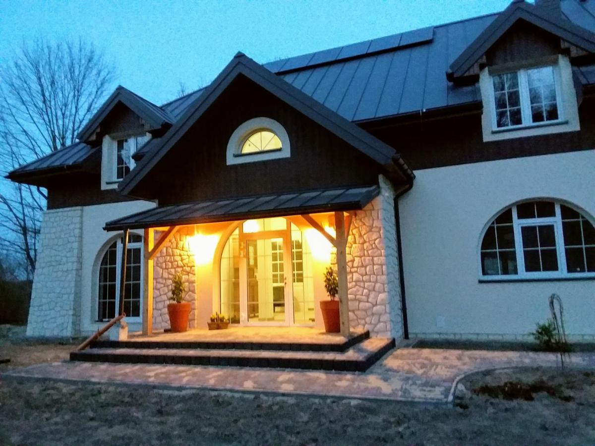 Dworek Akacja Uslugi Hotelarskie Janowiec Exterior photo